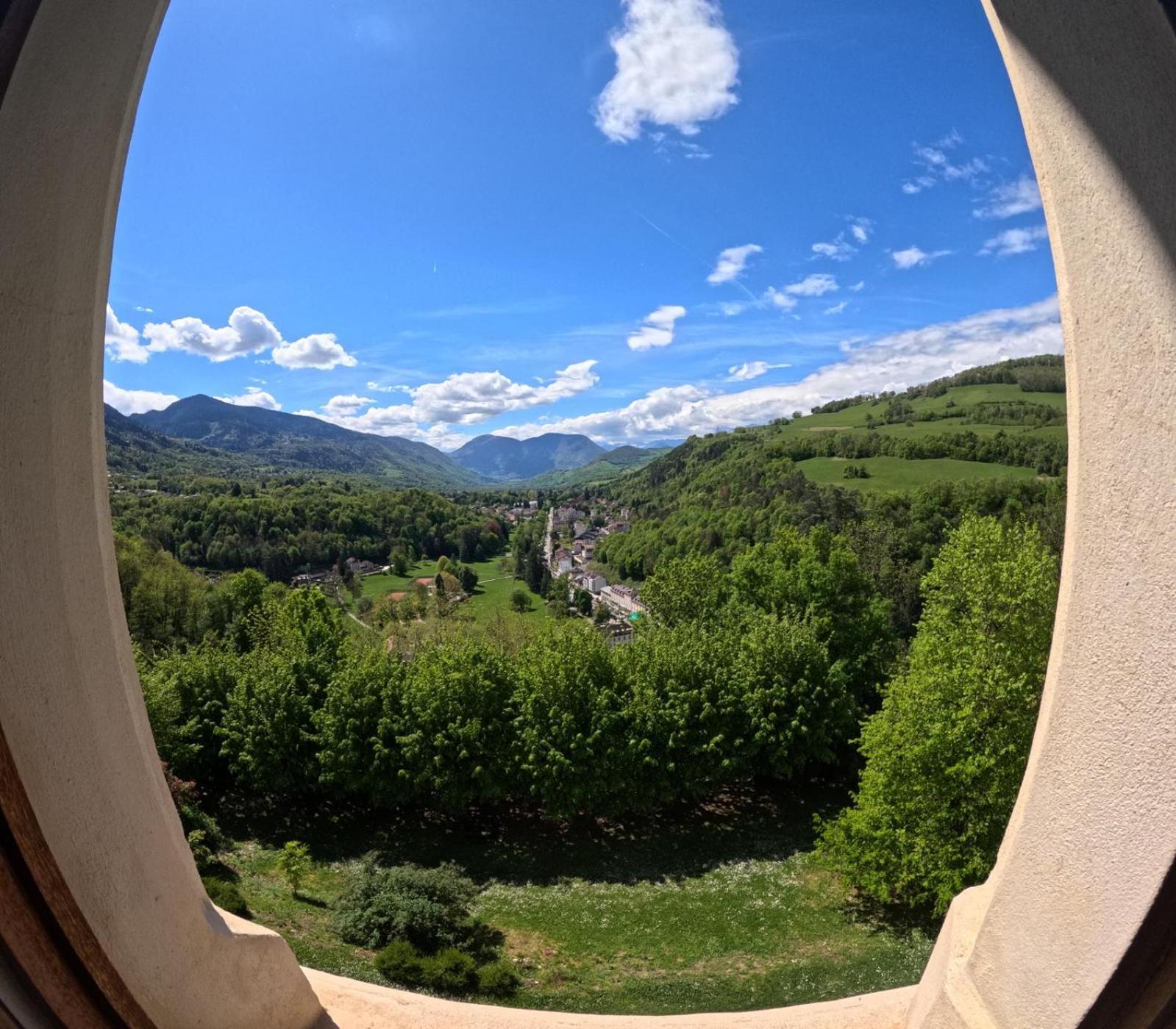 Le Belvedere De La Grand Croix Dans Le Chateau D'Uriage Saint-Martin-dʼUriage Exteriér fotografie